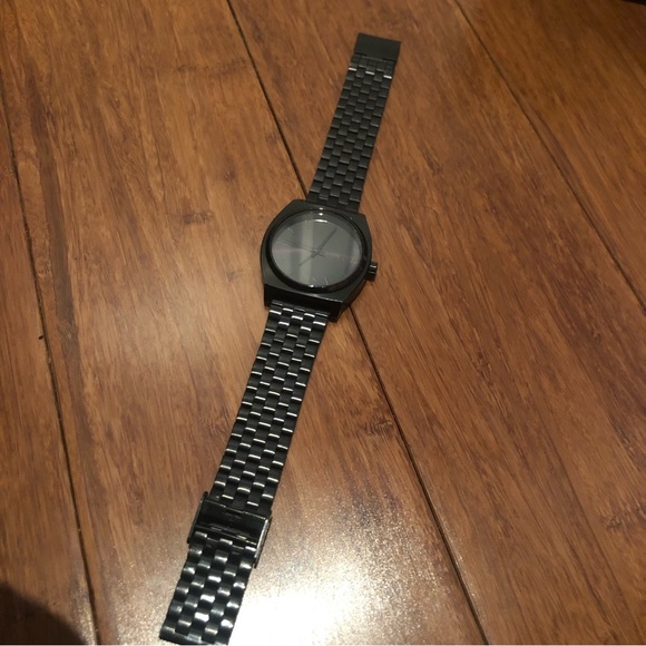 Nixon watch - Picture 2 of 5